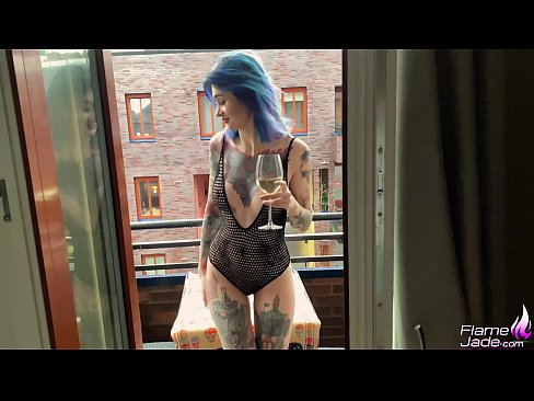 ❤️ زبردست لڑکی گلپ کے ساتھ چوس رہی ہے اور کھلے آسمان کے نیچے جوش سے چود رہی ہے۔ ❤ مقعد فحش  ❌